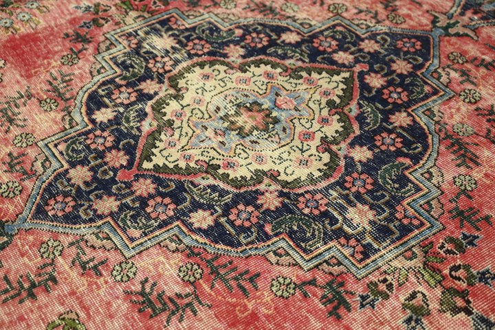 red Medium rug 6' 0" x 8' 10"