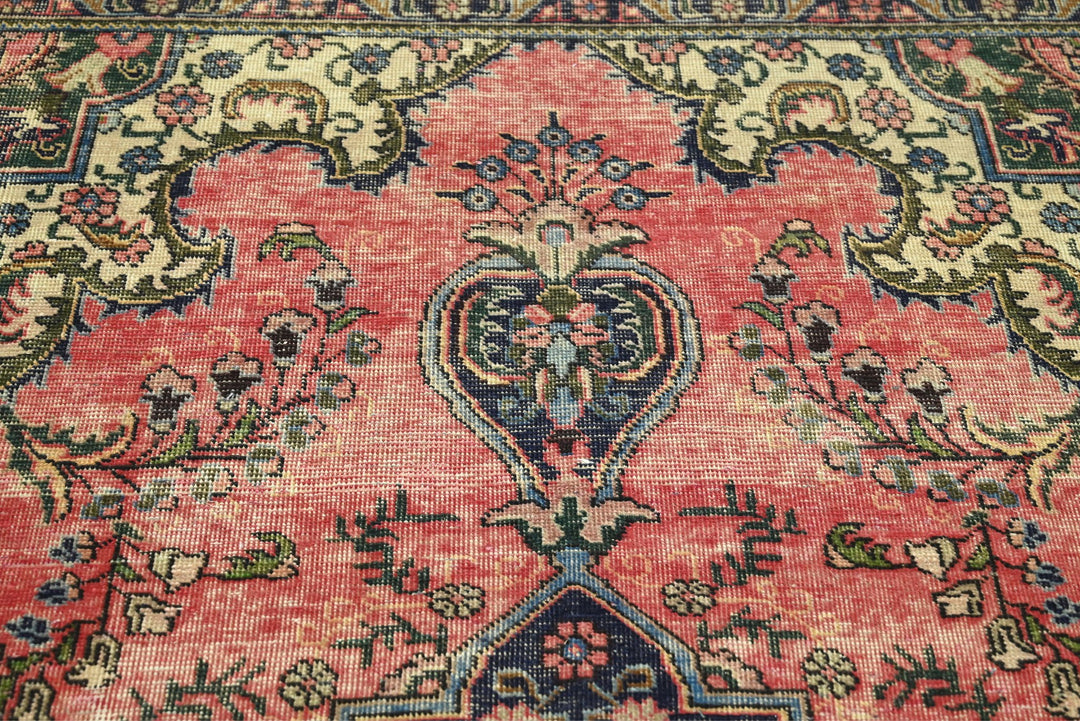 red Medium rug 6' 0" x 8' 10"