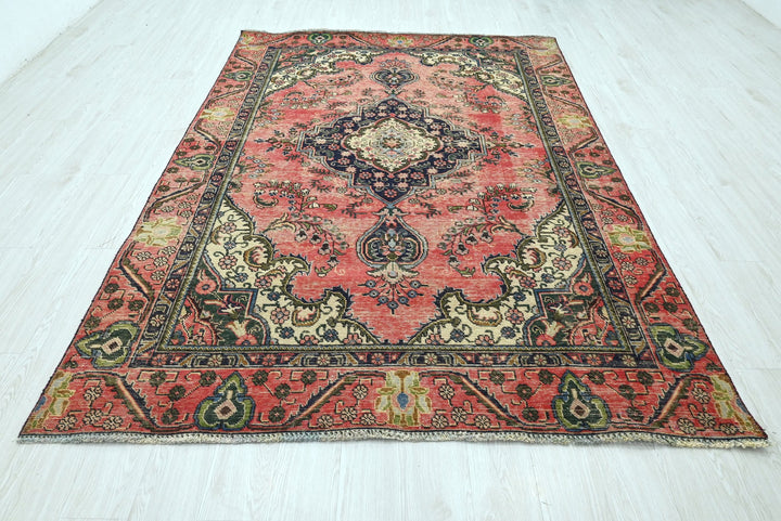 red Medium rug 6' 0" x 8' 10"