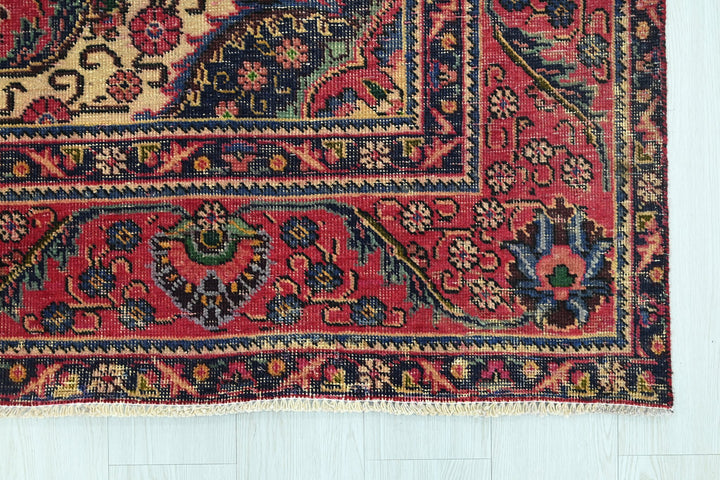 red Medium rug 6' 5" x 5' 10"
