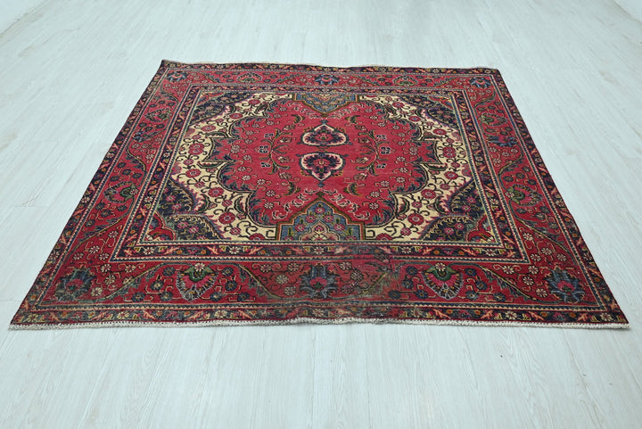 red Medium rug 6' 5" x 5' 10"