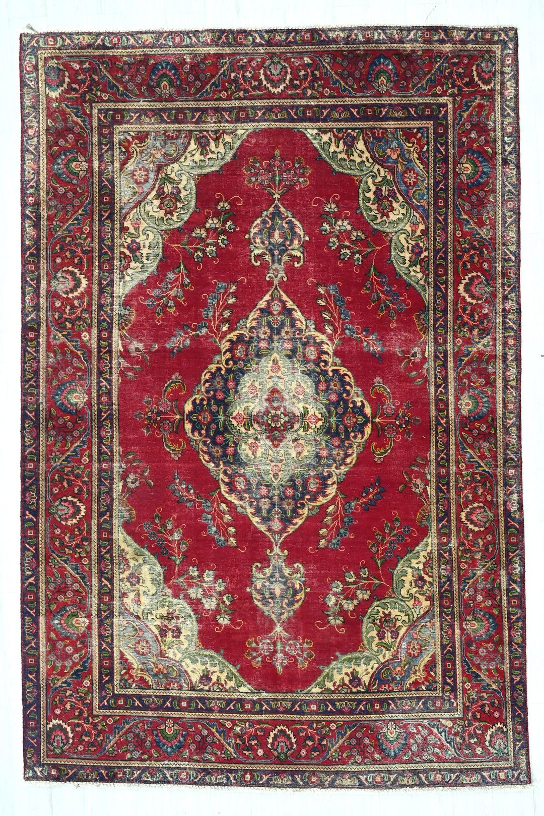 red Large rug 6' 3" x 9' 9"