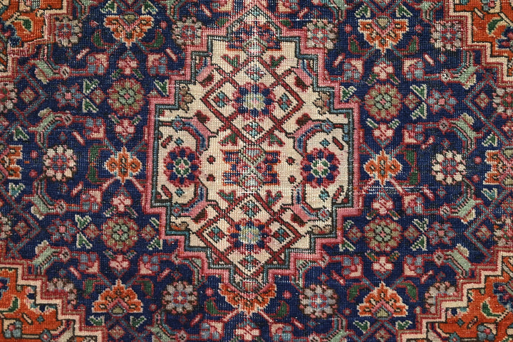 orange Medium rug 6' 6" x 9' 2"