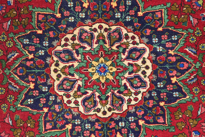 red Large rug 6' 6" x 9' 6"