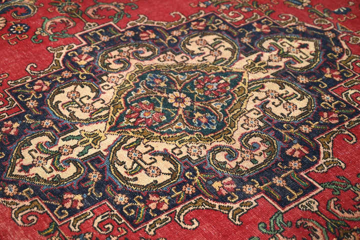 red Medium rug 6' 3" x 8' 3"