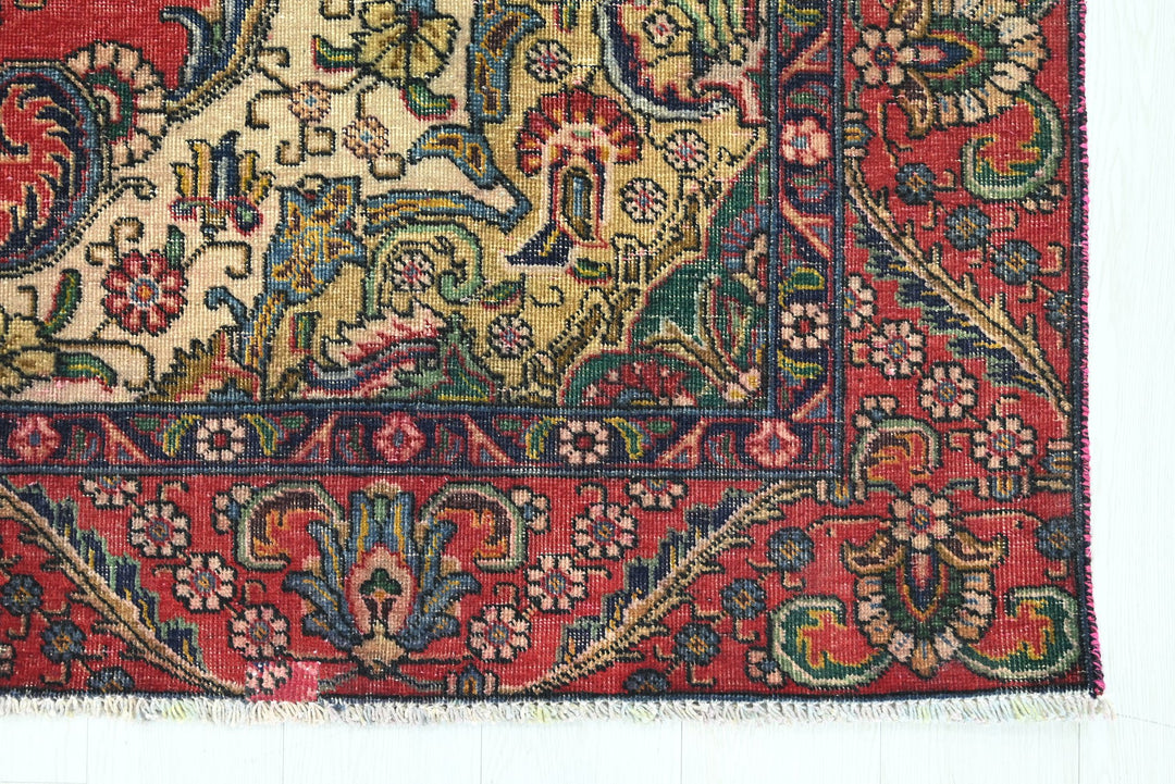 red Medium rug 6' 3" x 8' 3"