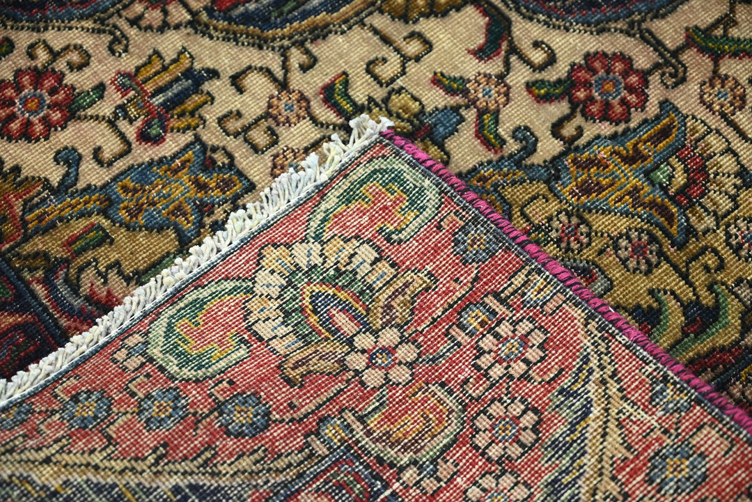 red Medium rug 6' 3" x 8' 3"