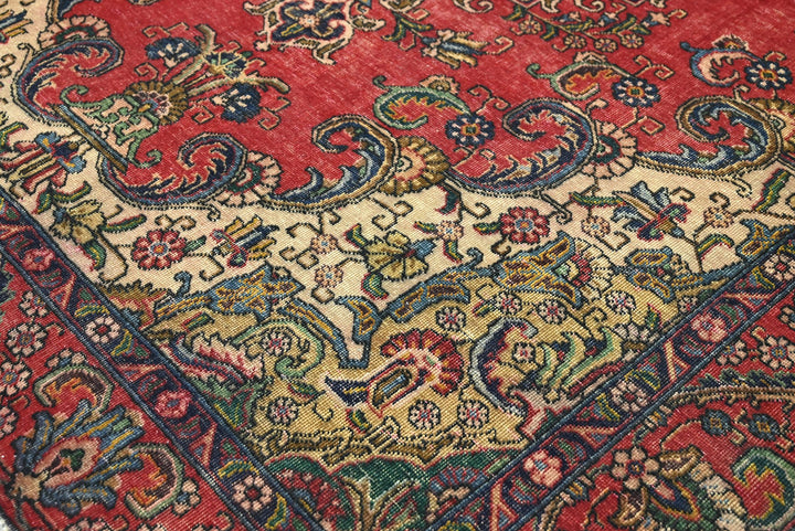 red Medium rug 6' 3" x 8' 3"