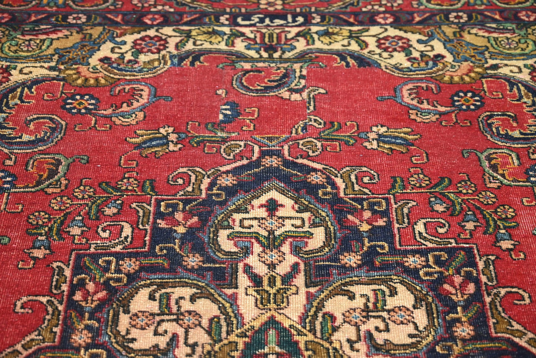 red Medium rug 6' 3" x 8' 3"