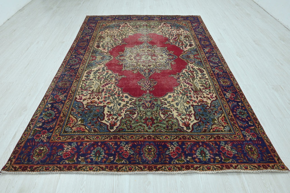 red Medium rug 6' 3" x 9' 4"