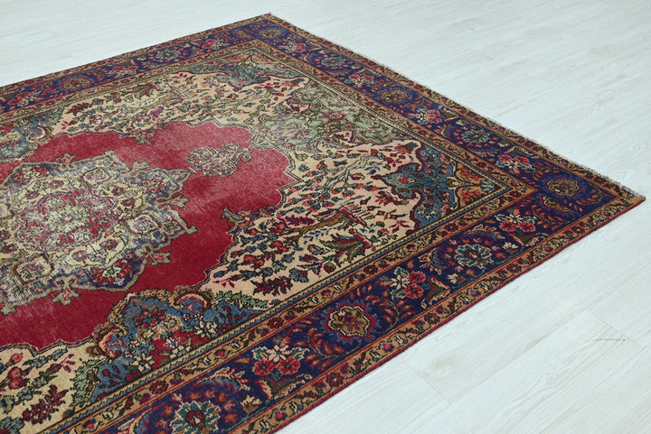 red Medium rug 6' 3" x 9' 4"