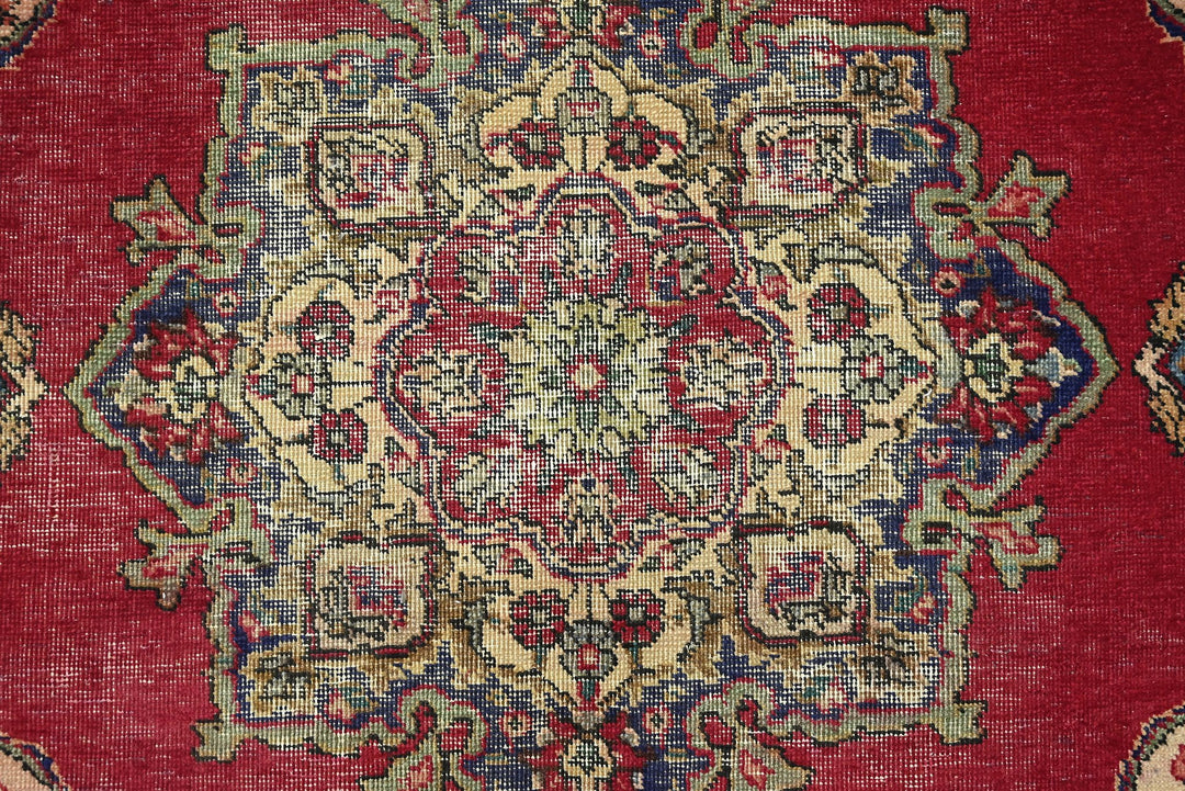 red Medium rug 6' 3" x 9' 4"