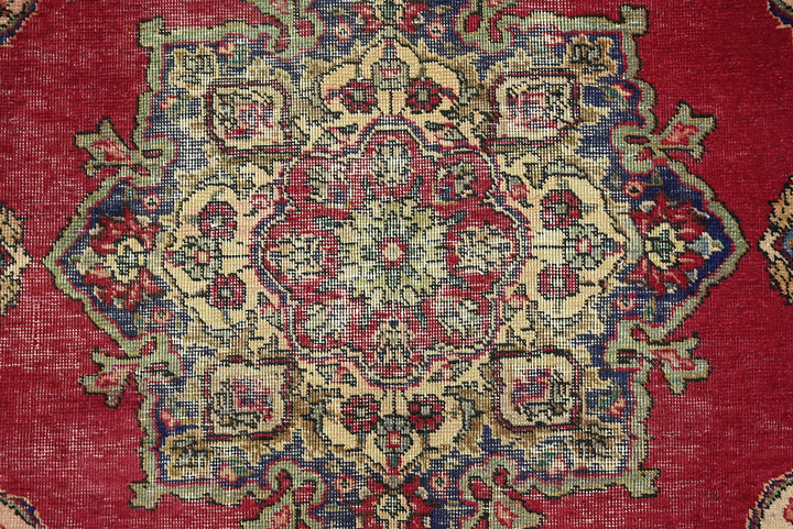 red Medium rug 6' 3" x 9' 4"