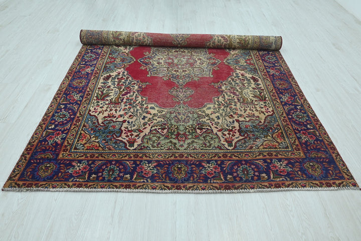 red Medium rug 6' 3" x 9' 4"