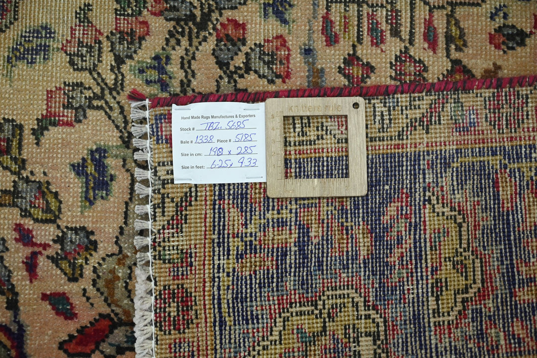 red Medium rug 6' 3" x 9' 4"