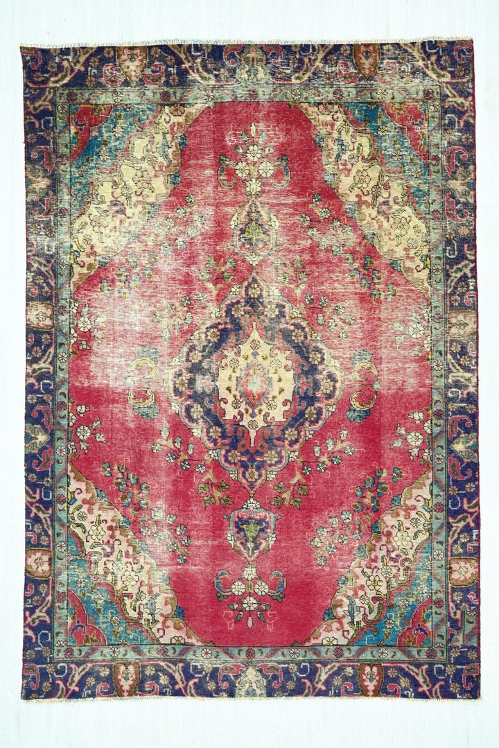 red Medium rug 6' 0" x 8' 11"