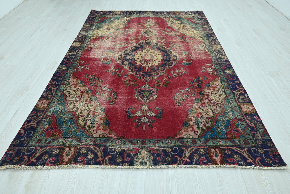 red Medium rug 6' 0" x 8' 11"