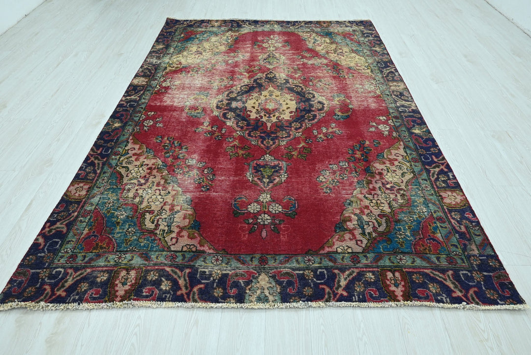 red Medium rug 6' 0" x 8' 11"