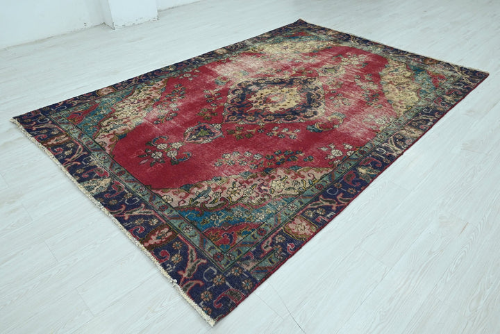 red Medium rug 6' 0" x 8' 11"