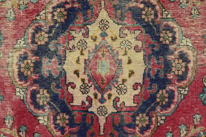 red Medium rug 6' 0" x 8' 11"