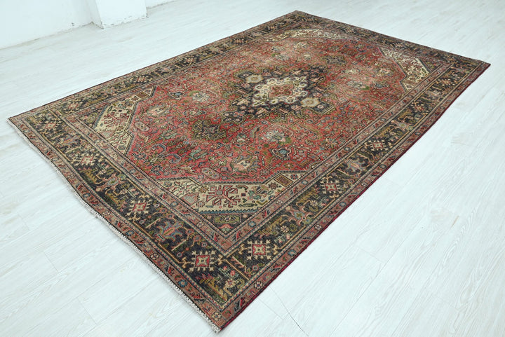 red Medium rug 6' 4" x 9' 4"