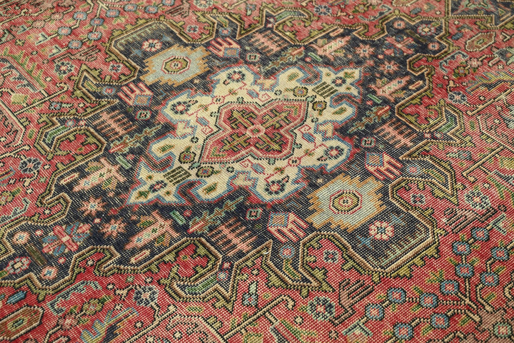 red Medium rug 6' 4" x 9' 4"