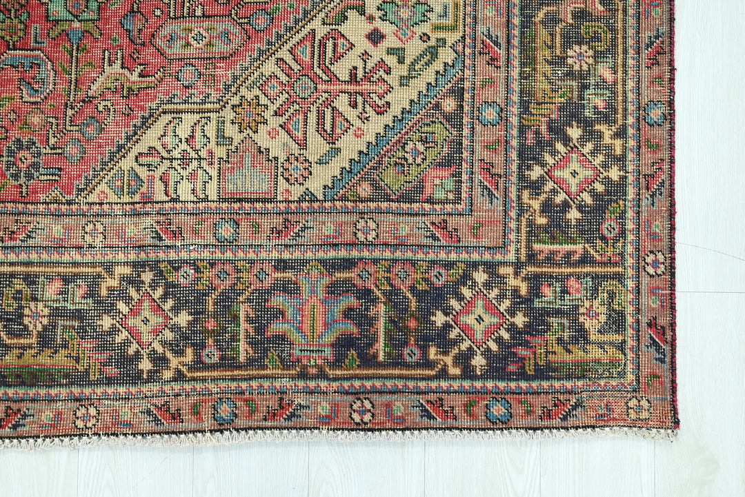 red Medium rug 6' 4" x 9' 4"