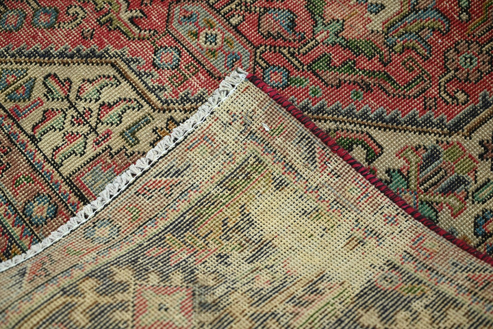 red Medium rug 6' 4" x 9' 4"