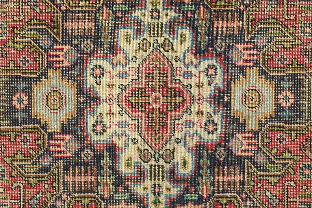 red Medium rug 6' 4" x 9' 4"