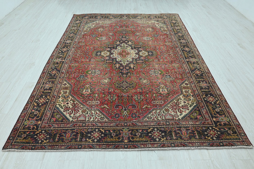 red Medium rug 6' 4" x 9' 4"