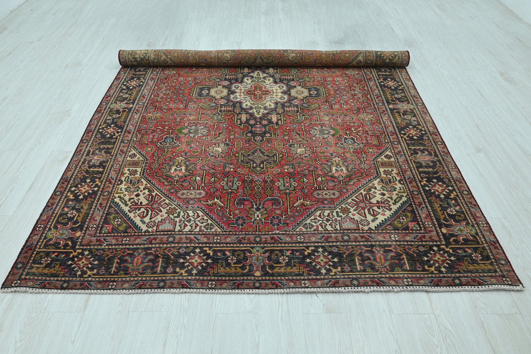 red Medium rug 6' 4" x 9' 4"