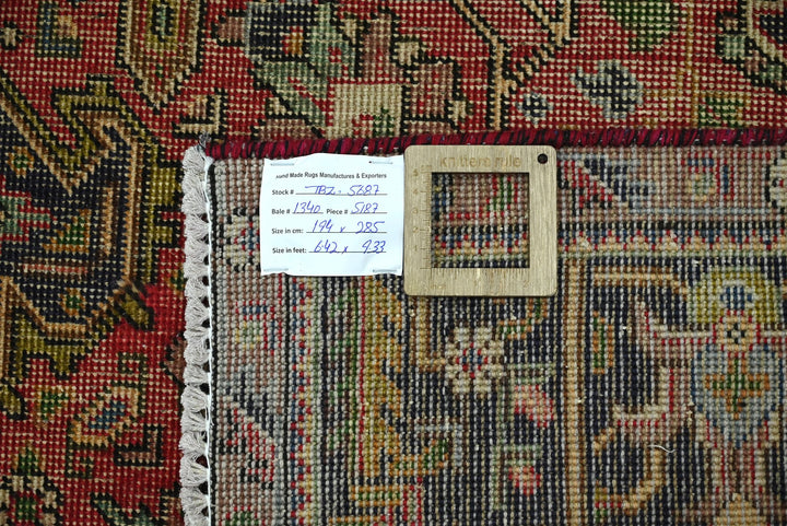 red Medium rug 6' 4" x 9' 4"