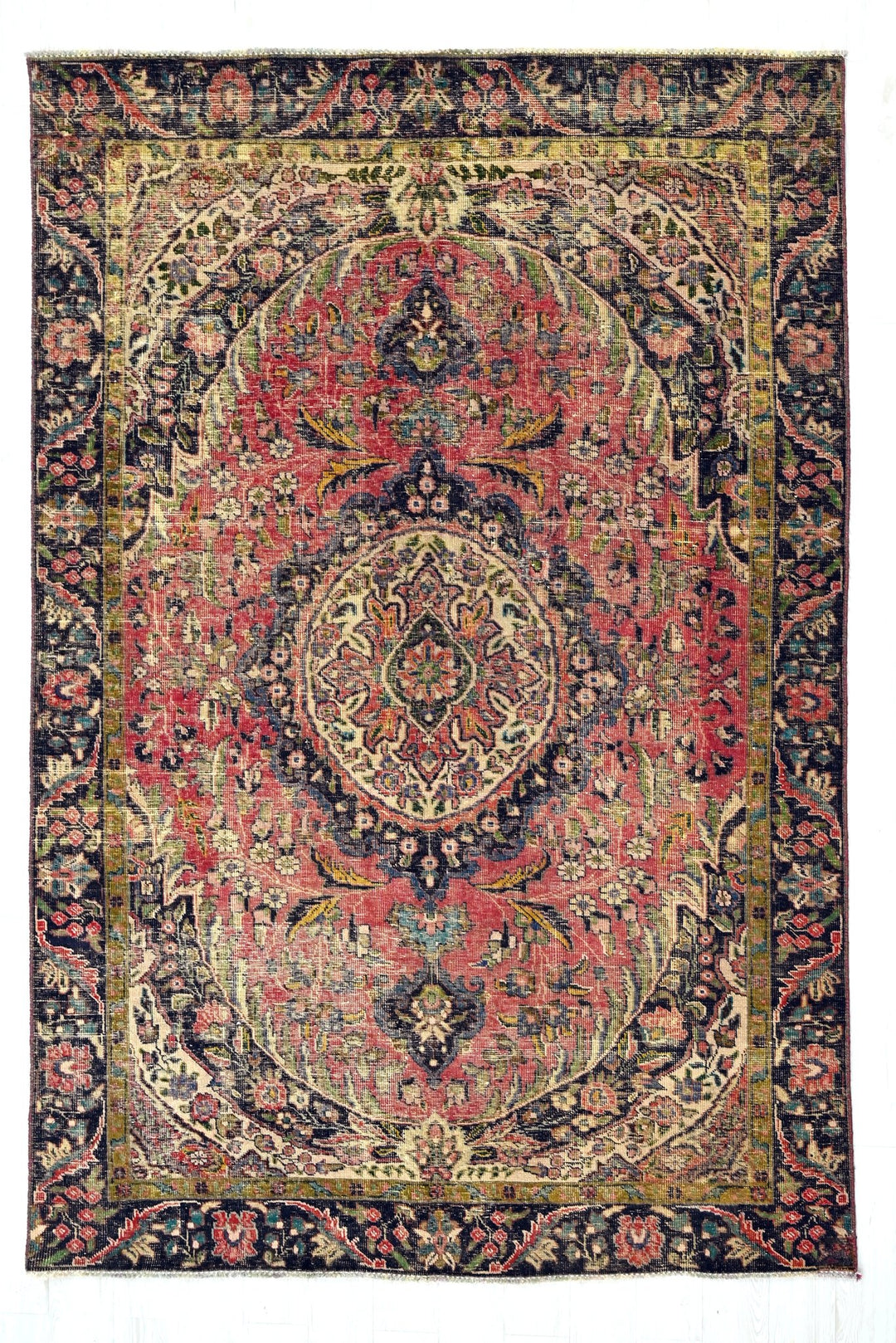 red Medium rug 6' 2" x 9' 0"