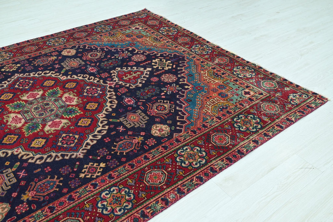blue Large rug 6' 6" x 9' 6"