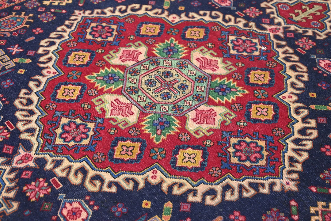 blue Large rug 6' 6" x 9' 6"
