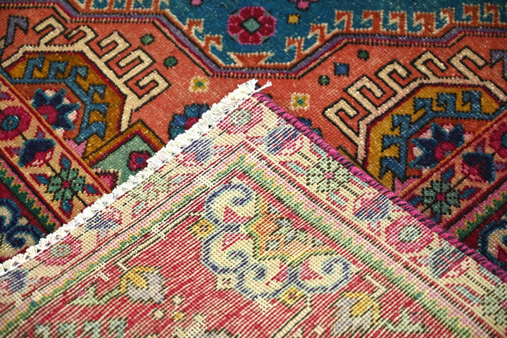 blue Large rug 6' 6" x 9' 6"