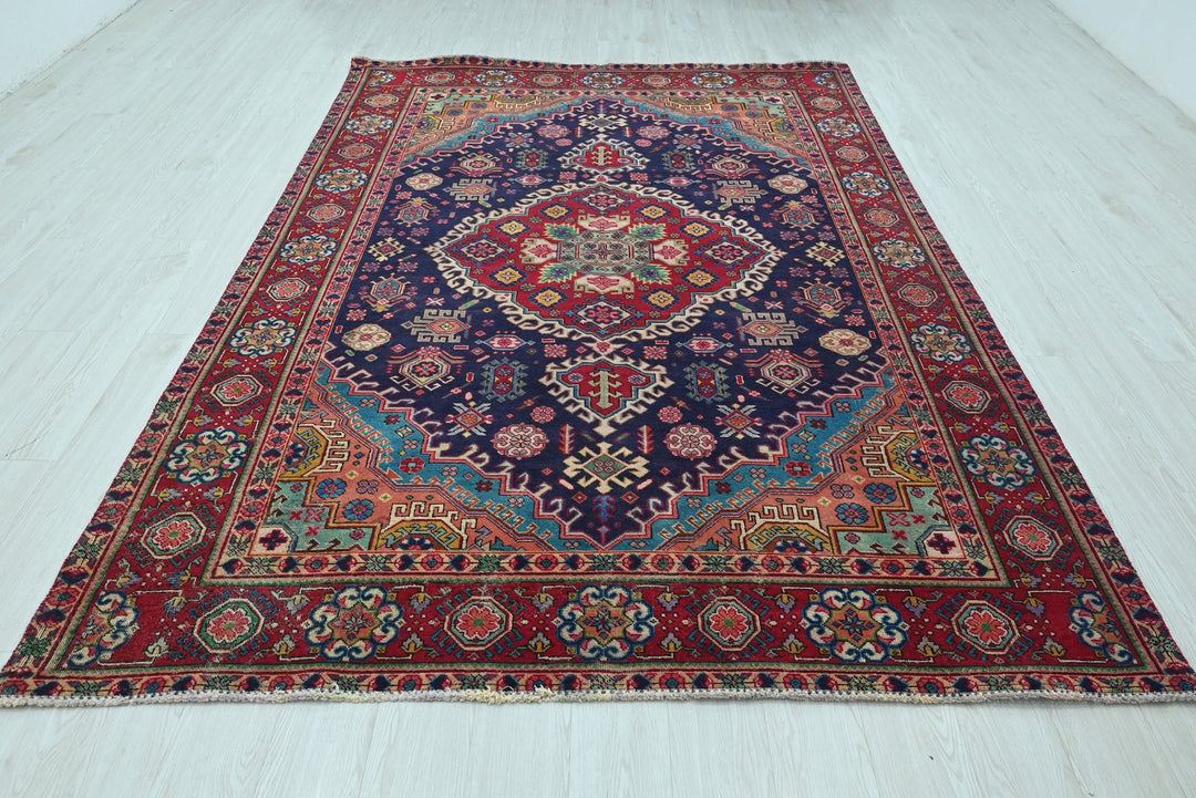blue Large rug 6' 6" x 9' 6"
