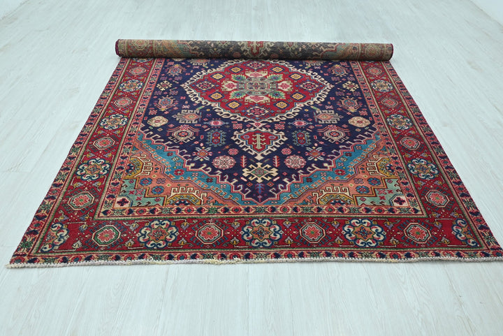 blue Large rug 6' 6" x 9' 6"