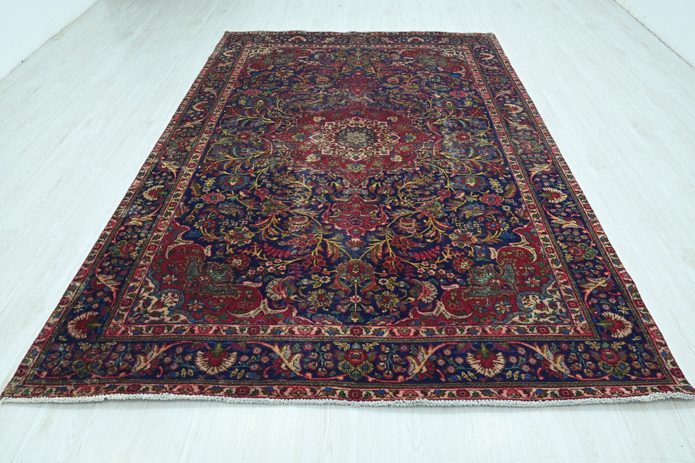 blue Large rug 6' 7" x 9' 8"