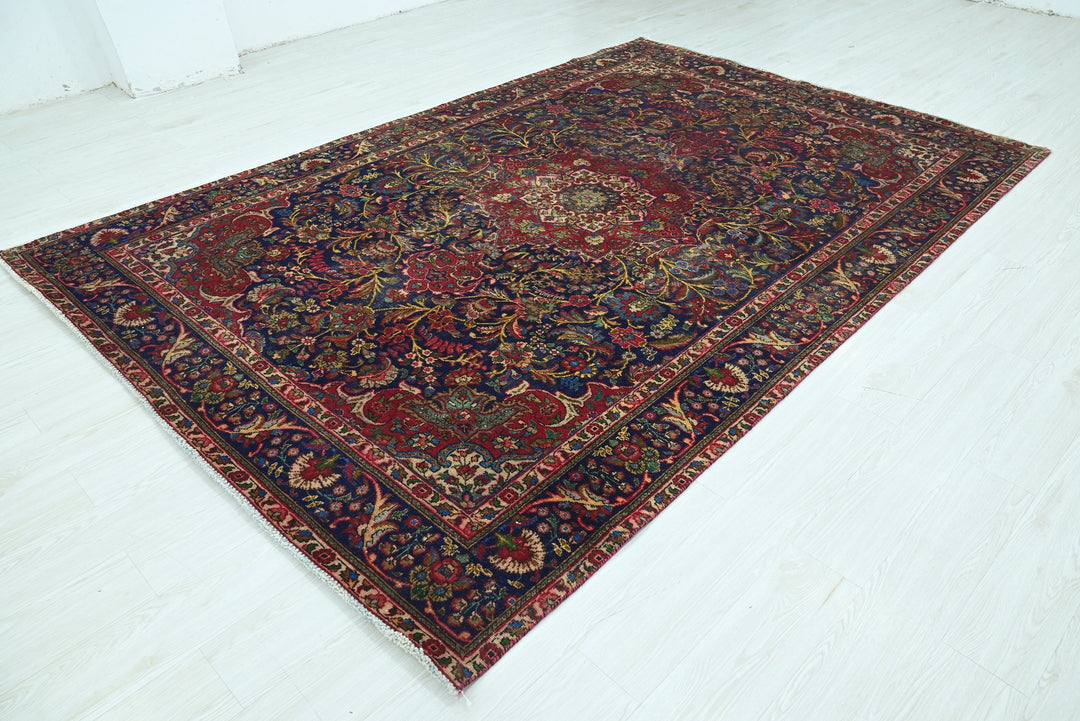 blue Large rug 6' 7" x 9' 8"