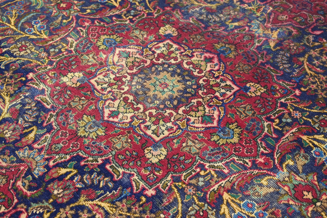 blue Large rug 6' 7" x 9' 8"