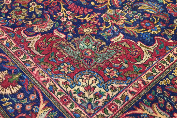 blue Large rug 6' 7" x 9' 8"
