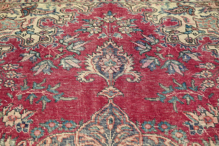 red Large rug 6' 4" x 9' 8"