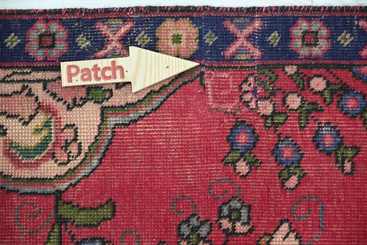 red Medium rug 4' 9" x 8' 10"