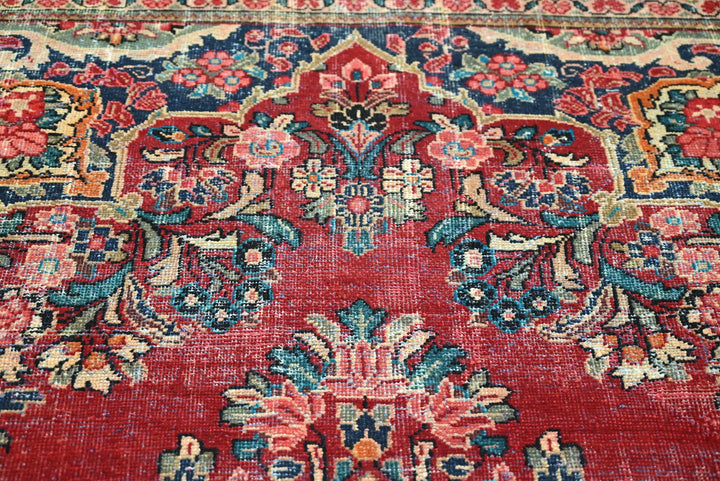 red Large rug 6' 9" x 9' 9"