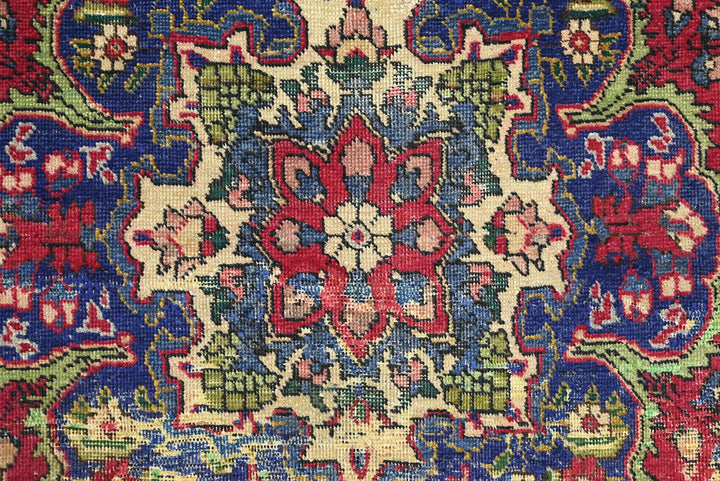 red Medium rug 6' 3" x 9' 1"