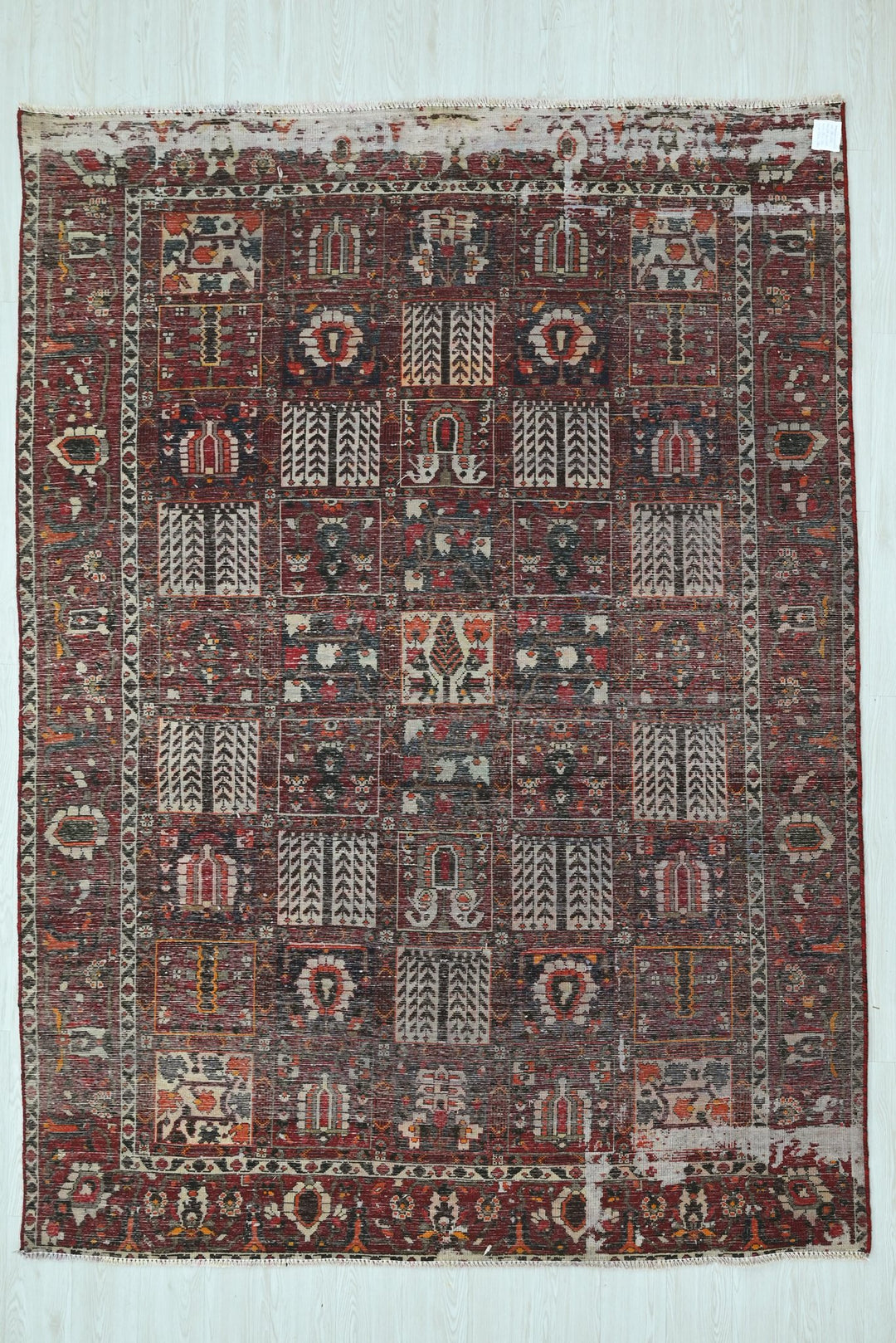 red Large rug 6' 5" x 9' 6"