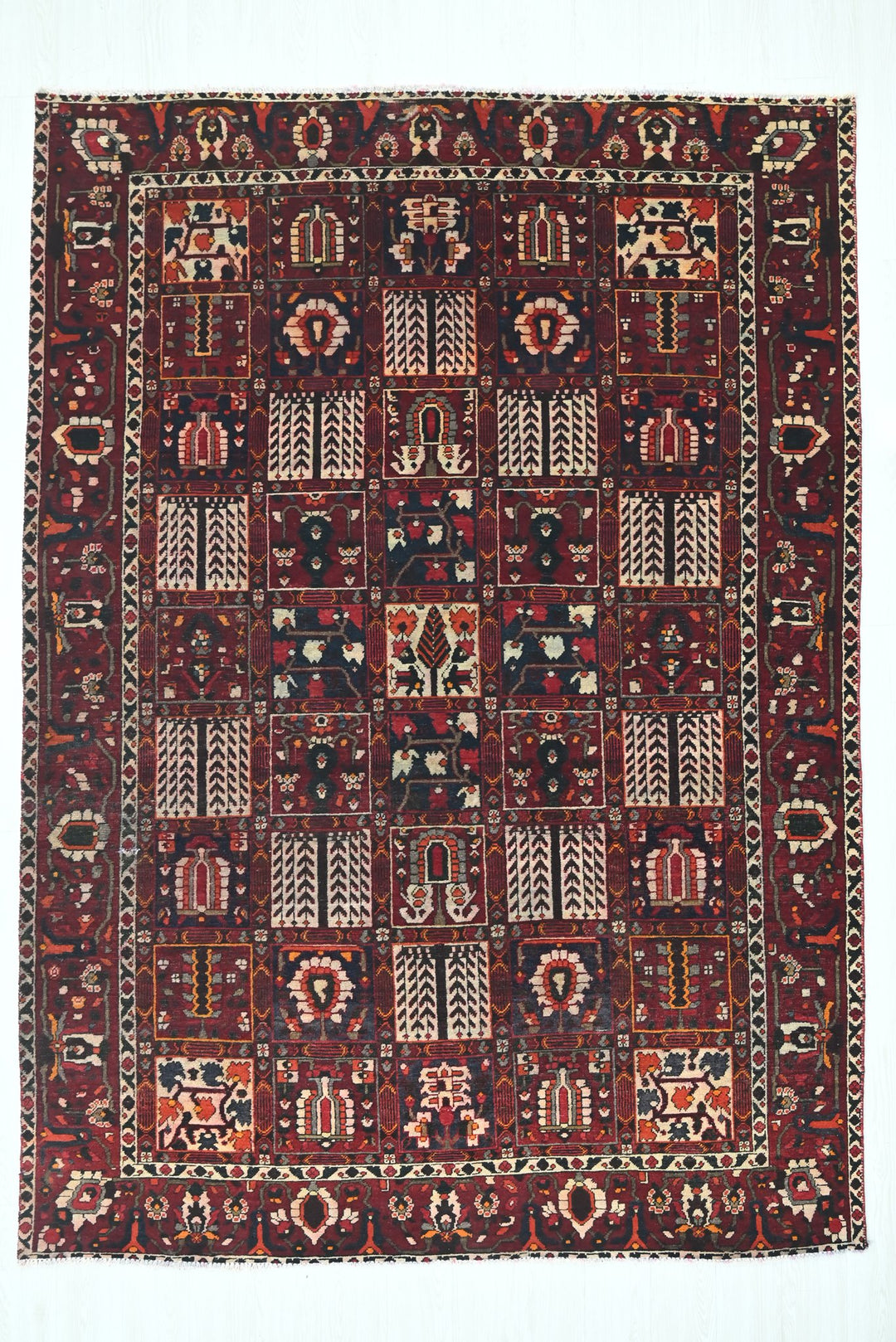 red Large rug 6' 5" x 9' 6"