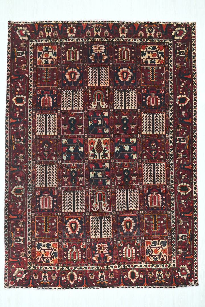 red Large rug 6' 5" x 9' 6"