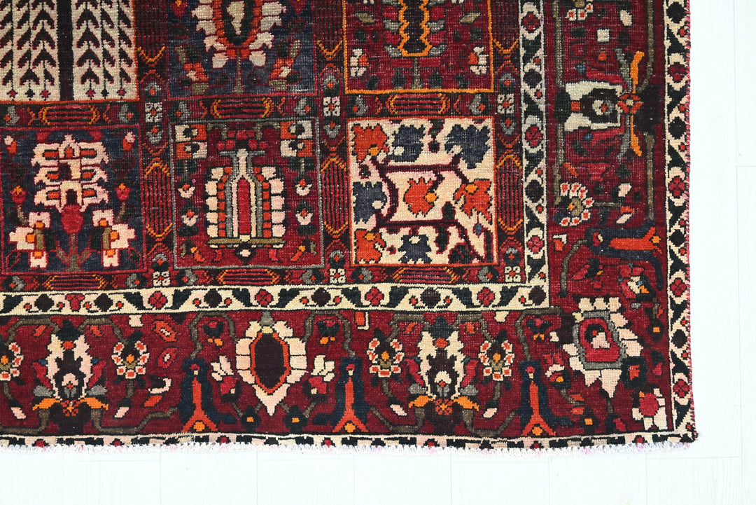 red Large rug 6' 5" x 9' 6"